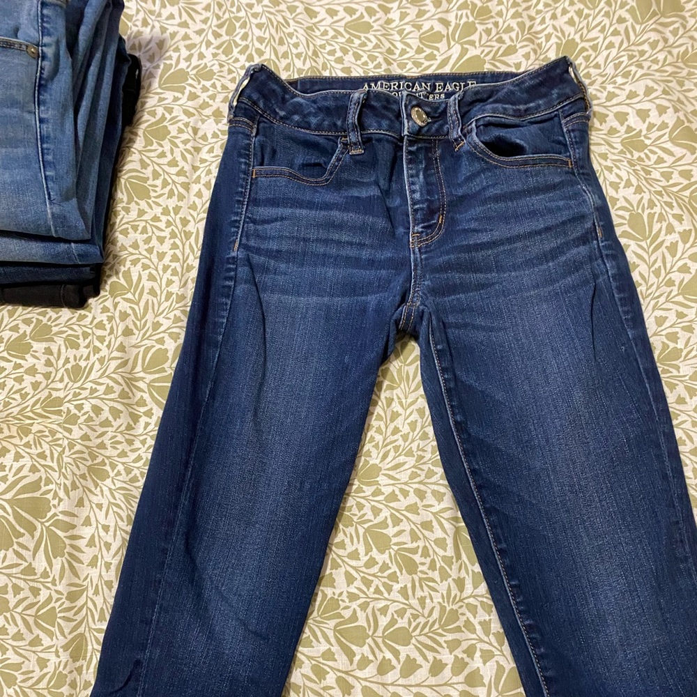 AE 4 short. Medium wash. Jeggings